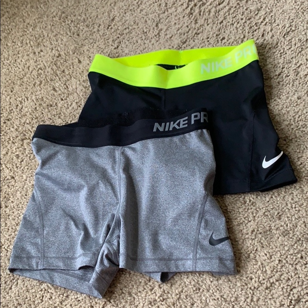 Women’s Nike Pros Bundle